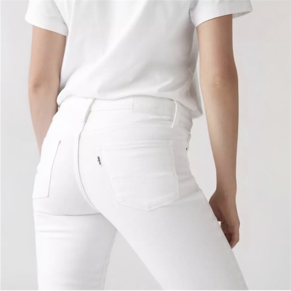 Levi's 512 Perfectly Slimming Straight Leg in White Size 27